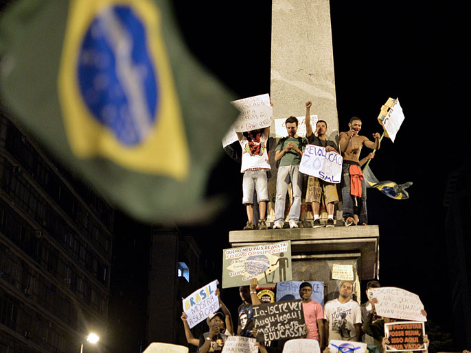 الاحتجاجات مستمرة منذ عشرة أيام في البرازيل(الفرنسية)