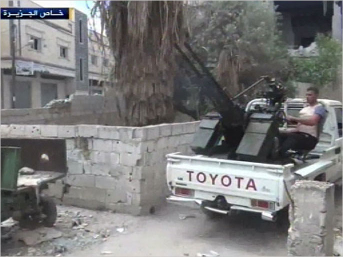 ‪الجيش الحر يواصل القتال في درعا‬ (الجزيرة-أرشيف)