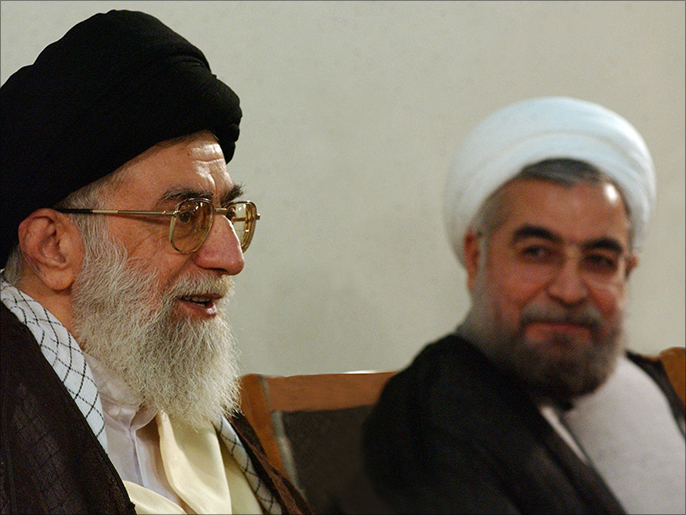 الكاتبان حذرا من أن تجر إيران الجميع لمفاوضات طويلة دون أي نتيجة (رويترز-أرشيف)