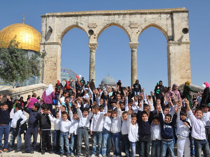أطفال فلسطين يصبون لتذوق طعم الانتصار