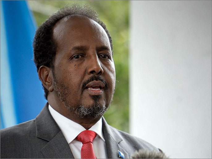 ‪الرئيس الصومالي قال إن الشهور المقبلة ستكون حاسمة لإنهاء نفوذ الشباب‬ الرئيس الصومالي قال إن الشهور المقبلة ستكون حاسمة لإنهاء نفوذ الشباب (الفرنسية)