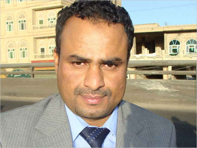 ‪عبد السلام محمد: مطلوب من الحوثيين‬ عبد السلام محمد: مطلوب من الحوثيينتكييف وضعهم (الجزيرة)