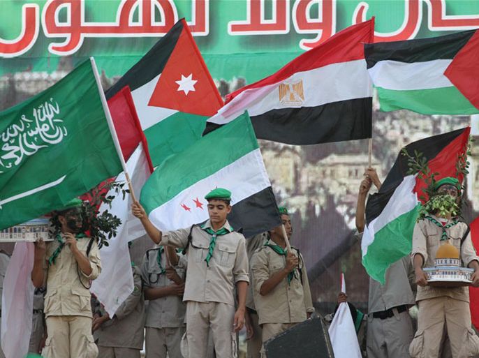 في عدة فعاليات لحماس بغزة رفعت الحركة علم الثورة السورية في إشارة واضحة لتبنيها