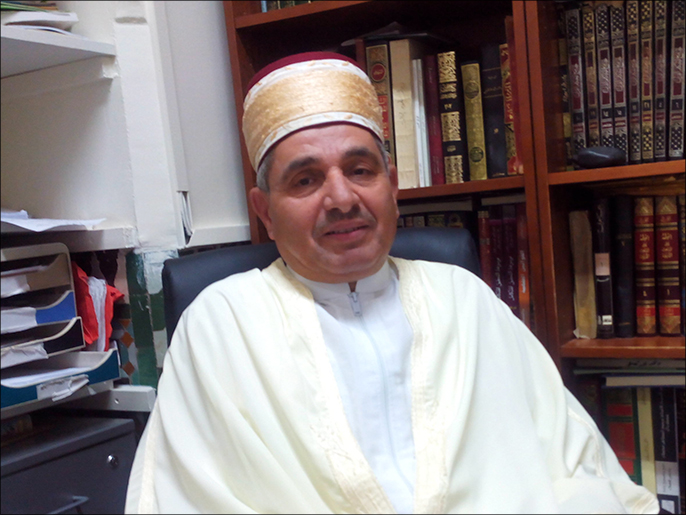 بوزيدي: تزايدت أعداد الوافدينالشباب لصلاة التراويح (الجزيرة)