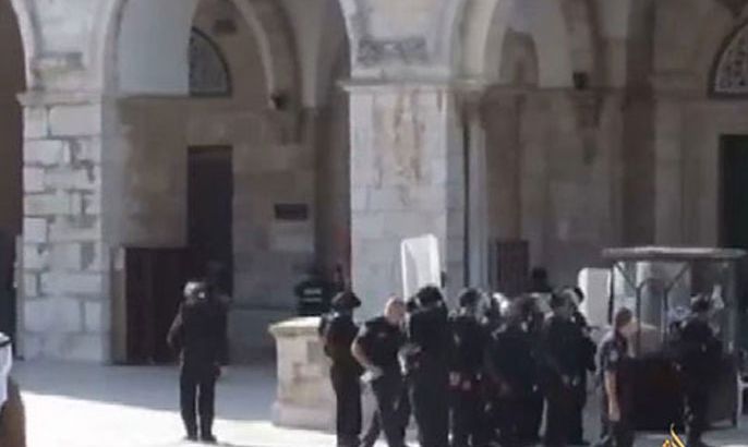 الاحتلال يسمح لمتطرفين يهود بدخول المسجد الأقصى
