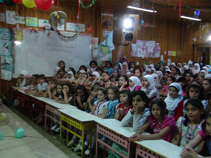 ‪تأمين دراسة الأطفال أبرز هموم أهالي الغوطة الشرقية‬ (الجزيرة)