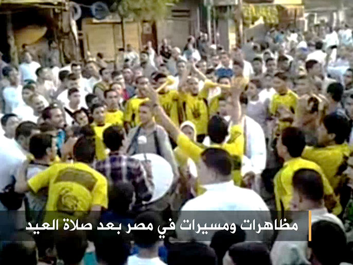 مظاهرات ومسيرات في مصر عقب صلاة العيد (الجزيرة)