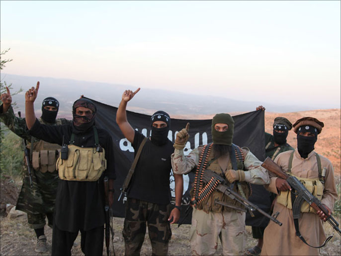 ‪المرصد السوري: 16 من مقاتلي تنظيم الدولة الإسلامية قتلوا بحلب‬ (الجزيرة-أرشيف)