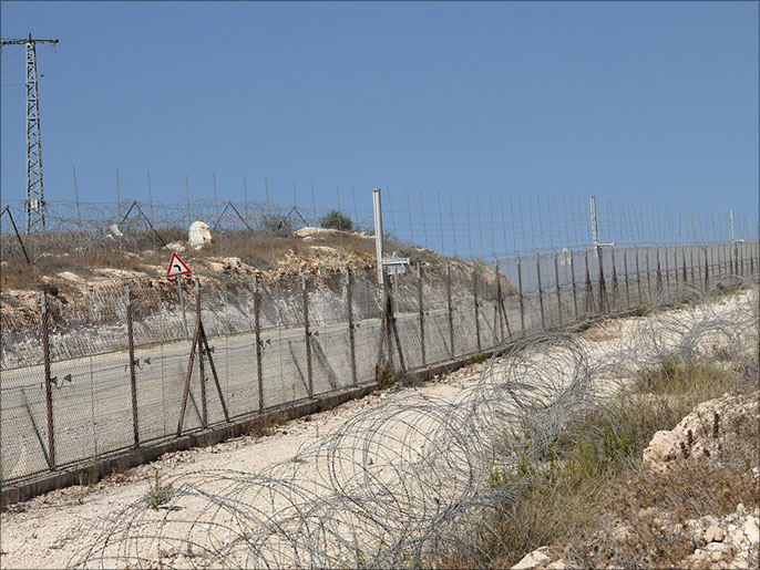 الجدار العازل يخنق العديد من القرى الفلسطينية (الجزيرة نت)
