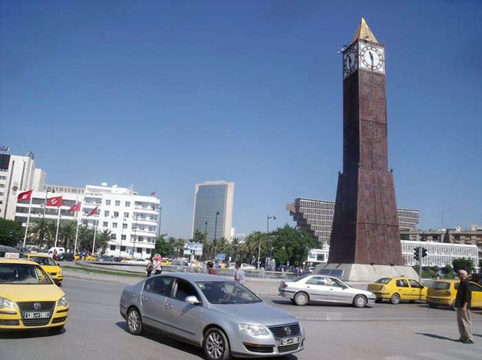 مخاوف من استمرار تراجع النمو في تونس بسبب الأزمة السياسية