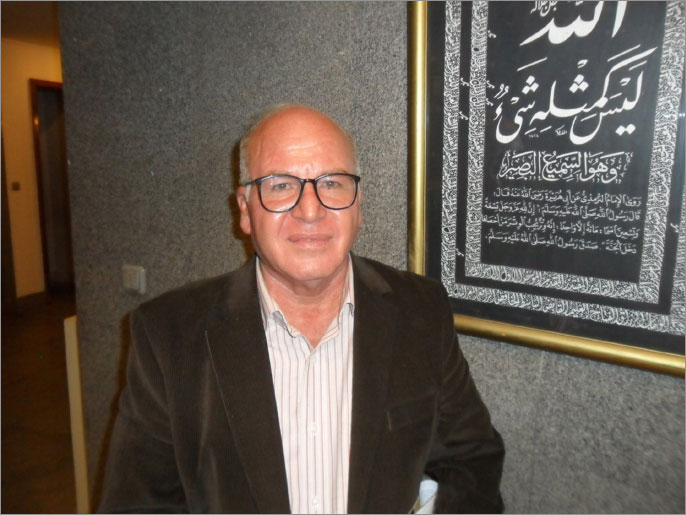 ‪‬ محمد منير الرباط: من المهم إقامة مهرجانات ومسابقات للخط العربي(الجزيرة نت)