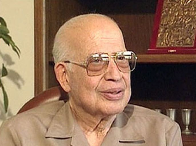 عصمت عبد المجيد - وزير الخارجية والأمين العام لجامعة الدول العربية الأسبق- توفي في 21/12/2013