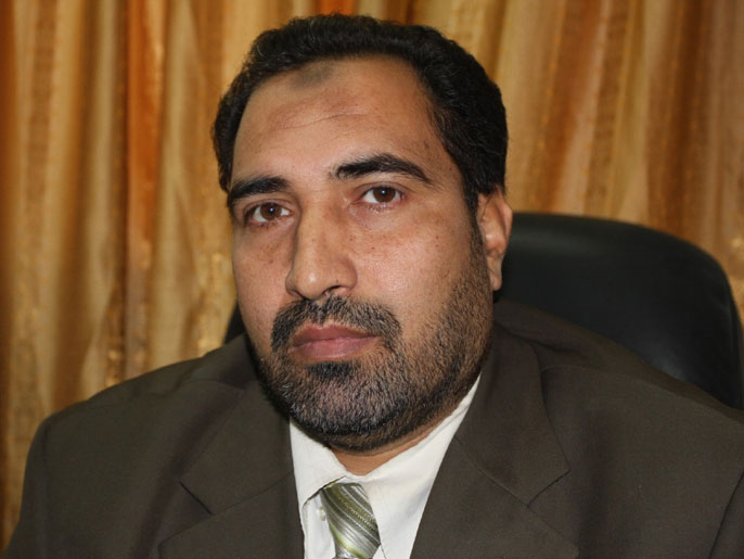 عبد الفتاح أبو موسى حذر من تبعات توقف المصانع عن العمل (الجزيرة نت)