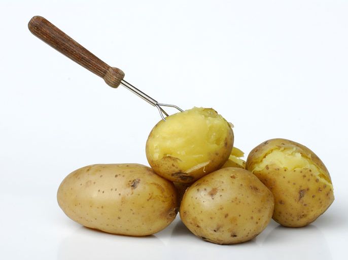 حصة من البطاطا المسلوقة بالبخار فيها كمية من فيتامين "ج" تعادل تقريبا نظيرتها في نصف ثمرة ليمون