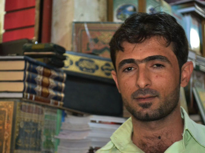‪حيدر علي وهيب: أصحاب المكتبات أصبحوا يستوردون الكتب تبعا لطلبات الزبا‬ (الجزيرة)