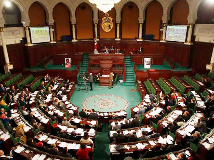 ‪المجلس الوطني التأسيسي التونسي يواصل تصويته على الدستور الجديد للبلاد‬ (رويترز)