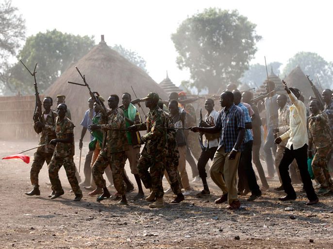 Rebels fighters gather in a village in Upper Nile State February 8, 2014. REUTERS/Goran Tomasevic (SOUTH SUDAN - Tags: CIVIL UNREST POLITICS CONFLICT)