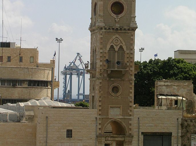 مسجد الجرينة في قلب يافا وهو من الفترة العثمانية وطالما طالبت جهات إسرائيلية بإلغاء الأذان فيه عبر مكلبر الصوت"