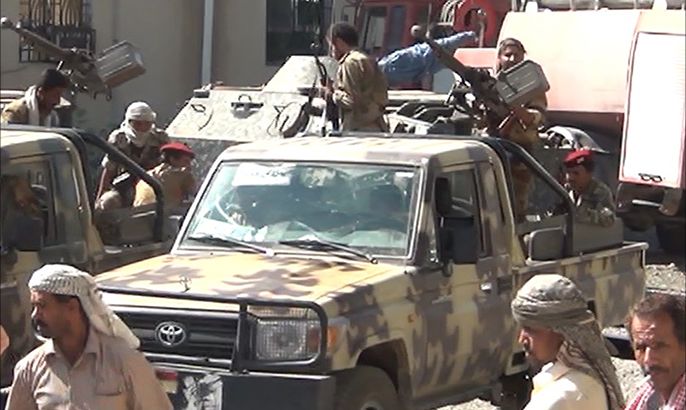 قوات الامن عززت من تواجدها على مداخل مدينة الحوطة بعد مخاوف من سيطرة تنظيم القاعدة (الجزيرة نت)3