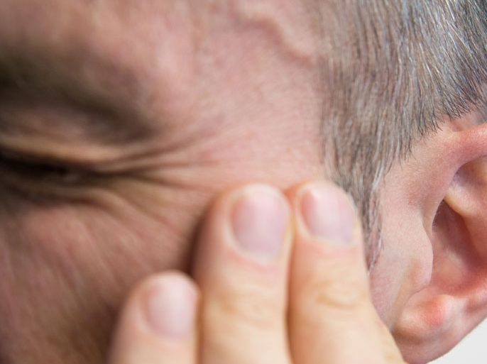 الشعور بآلام متكررة لثوان معدودة أو لمدة لا تتجاوز دقيقتين على أجزاء من الوجه قد ترجع إلى تهيّج العصب ثلاثي التوائم
