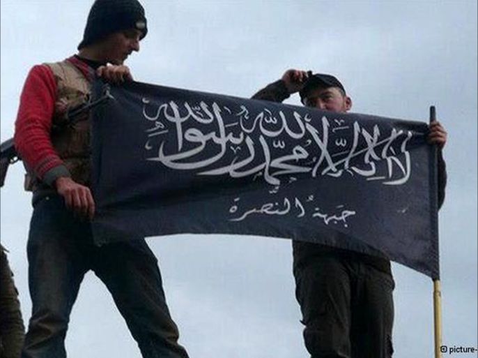 دخلت جبهة النصرة، ممثلة القاعدة في سوريا، في حرب مع داعش