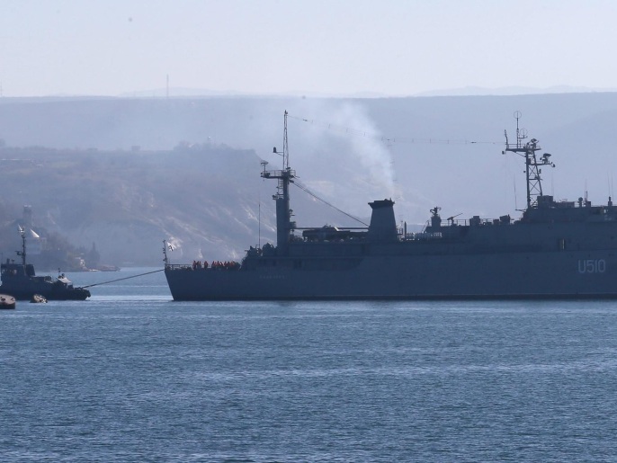 ‪مناورات روسية لإجبار سفن حربية أوكرانية على الاستسلام‬ (الأوروبية)
