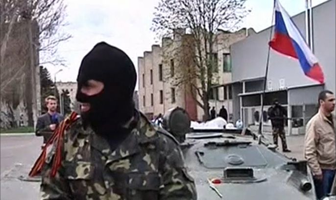 مسلحون موالون لروسيا يسيطرون على منشآت شرق أوكرانيا