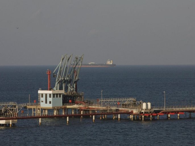 A view of pipelines and a loading berth of the Marsa al Hariga oil port in the city of Tobruk, approximately 1,500 km (932 miles) east of Tripoli August 20, 2013. REUTERS/Ismail Zitouny