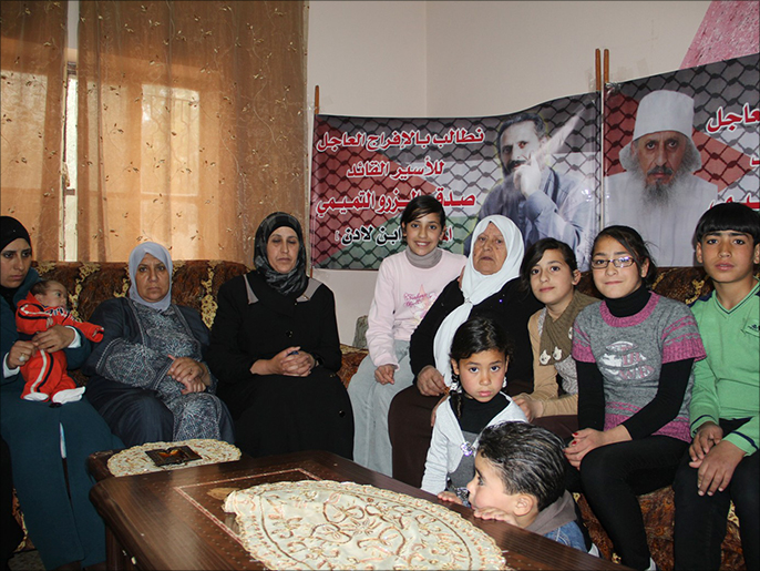‪عائلة صدقي ناشدت السلطة الفلسطينية وضع قضية ابنها ضمن أولوياتها‬ (الجزيرة)