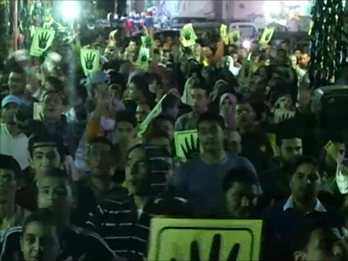 ‪مسيرات ليلية دعما للشرعية وتنديدا بالانقلاب وعودة‬ (الجزيرة)