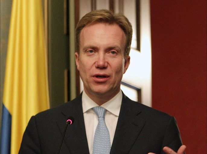 epa04084467 Norwegian minister of Foreign Affairs, Borge Brende, speaks during a press conference at the Colombian Chancellery in Bogota, Colombia,