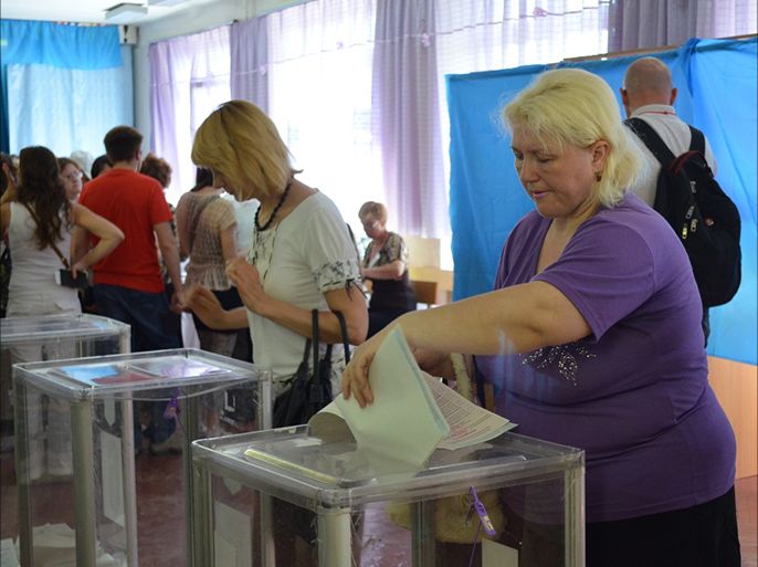 انتخابات أوكرانيا الرئاسية.. إقبال كبير وآمال كثيرة)