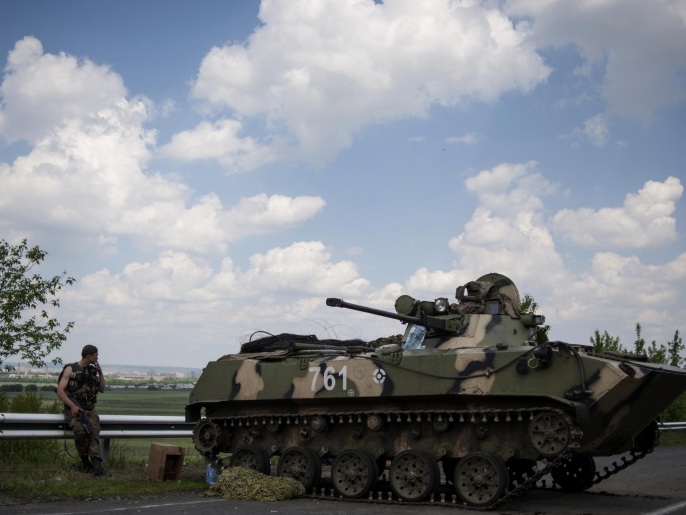 ‪الجيش الأوكراني يواصل تقدمه نحو مدينة سلافيانسك لطرد الانفصاليين‬ (أسوشيتد برس)