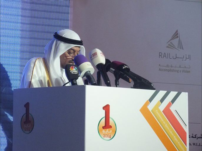 وزير العمل القطري عبد الله صالح الخليفي يفتتح مؤتمر حماية حقوق العمال بقطر.