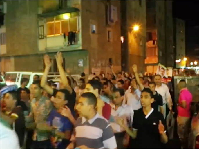 مسيرات ليلية سابقة نظمها التحالف بالإسكندرية (الجزيرة)