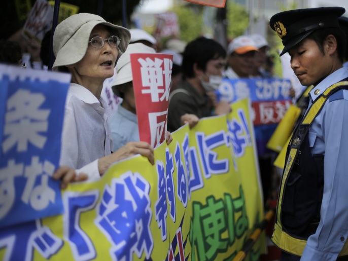 ‪يابانيون يعبرون عن رفضهم المشاركة في أي عمل عسكري خارجي‬ (أسوشيتد برس)