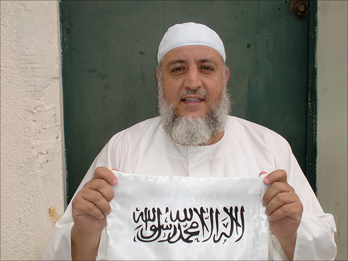 ‪حمداش: القرار يمس مشاعر أربعين مليون مسلم جزائري‬ (الجزيرة)