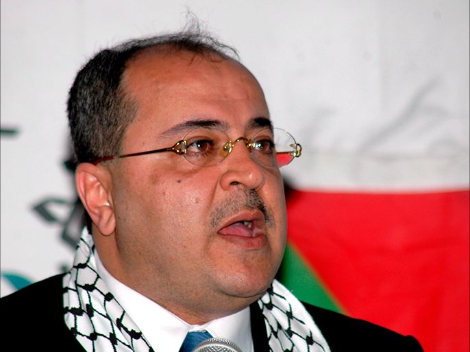epa01300072 Israeli parliament member and leader of the Arab nationalist party Ahmad Tibi delivers a speech during a ceremony marking Land Day in the Yemeni capital Sana'a, 30 March 2008.