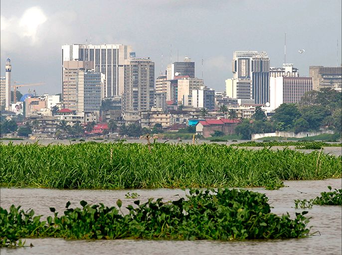 epa02420016 A general view of the central business district, Plateau in Abidjan, Ivory Coast 30 October 2010. Presidential elections take place on 31 October 2010 following years of delays. The former West African economic powerhouse has been struggling to once again manifest its potential and looks towards the historic polls as a crutial step in the right direction. EPA/NIC BOTHMA