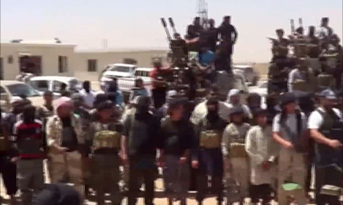 تنظيم الدولة الإسلامية يسيطر على معظم دير الزور