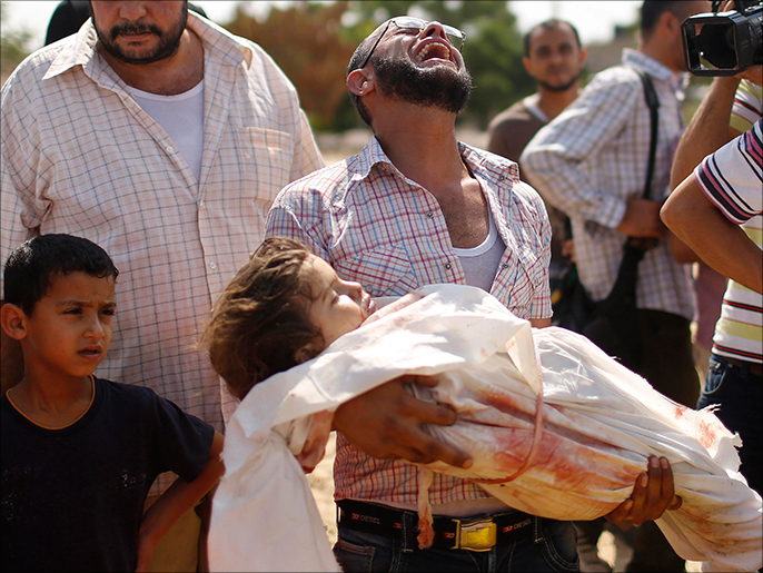 يشكل المدنيون والأطفال أكثر من 80%من الضحايا في غزة (رويترز)