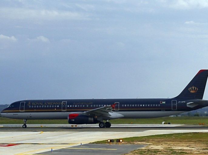 An Airbus A 321 airplane of the Royal Jordanian airlines lands at the Paris Roissy Charles de Gaulle airport in Roissy-en-France, outside Paris, on August 23, 2012.