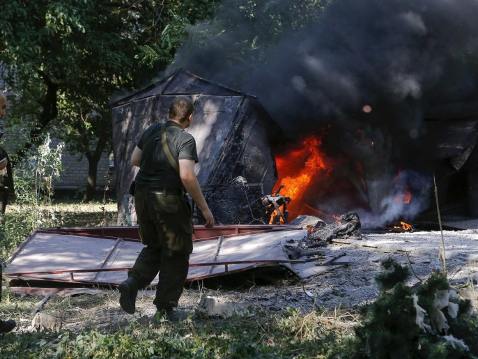 الجيش الأوكراني استهدف مواقع يتحصن فيها انفصاليون (رويترز)