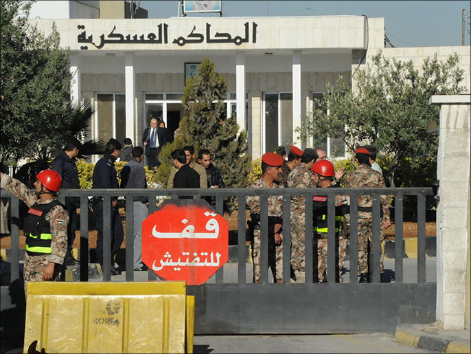 محكمة أمن الدولة تحاكم أربعة أردنيين بتهم تتعلق بمحاولة الالتحاق بتنظيم الدولة الإسلامية (الجزيرة)
