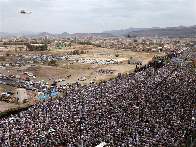 ما يعرف بهيئة الاصطفاف الوطني دعت اليمنيين للتظاهر الجمعة دعما للرئيس (رويترز-أرشيف)