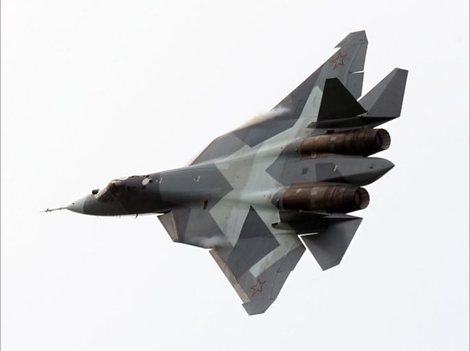 epa03841900 A Russian fifth generation fighter T-50 by Sukhoi performs at the MAKS-2013 international air show in the city of Zhukovsky, outside of Moscow, Russia, 29 August 2013. EPA/SERGEI CHIRIKOV