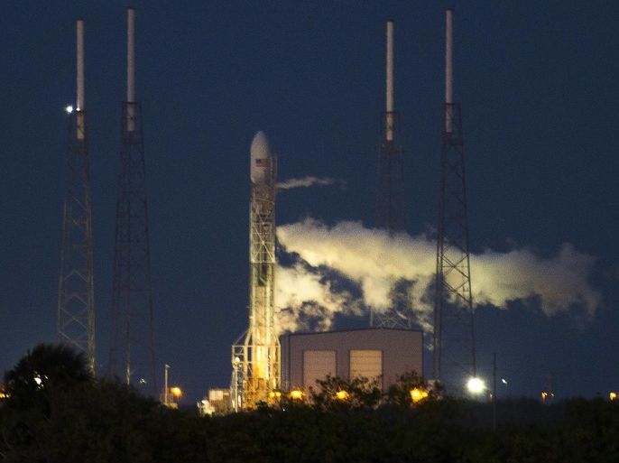 The unmanned Space Exploration Technologies' Falcon 9 rocket is seen before liftoff at Cape Canaveral, Florida in this November 28, 2013 file photo. A cargo version of the spaceship being developed by privately owned Space Exploration Technologies is slated to launch early September 20, 2014, from Cape Canaveral Air Force Station in Florida, the company's second launch in 13 days. Quick turnarounds between flights are expected to become routine as SpaceX, as the California-based company is known, adds ferrying astronauts to the International Space Station to its fast-growing launch business. REUTERS/Michael Brown/Files (UNITED STATES - Tags: BUSINESS SCIENCE TECHNOLOGY)