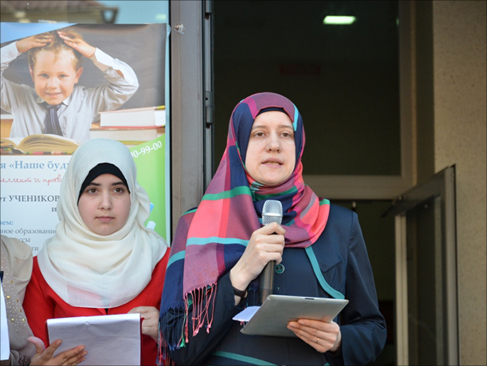 ‪مديرة المدرسة فيرا فرينداك تقول إن المدرسة ستعزز حب الإسلام لدى الأطفال (‬ الجزيرة
