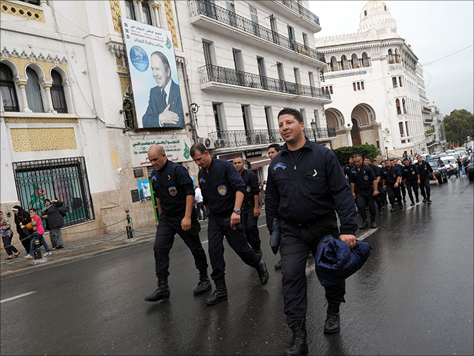 ‪السلطات الجزائرية قالت إن عناصر الشرطة خرجوا للتضامن مع زملائهم المعتدى عليهم بغرداية‬ (الأوروبية)