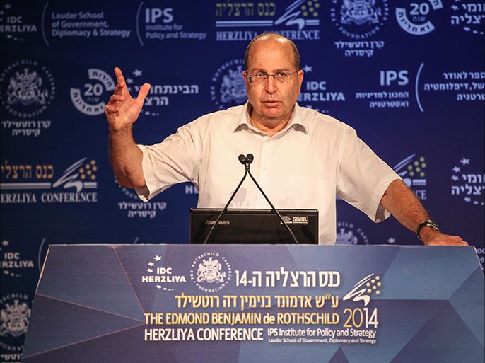 وزير الدفاع موشيه يعلون: شريك نتانياهو في اتخاذ القرار بوقف النار امس